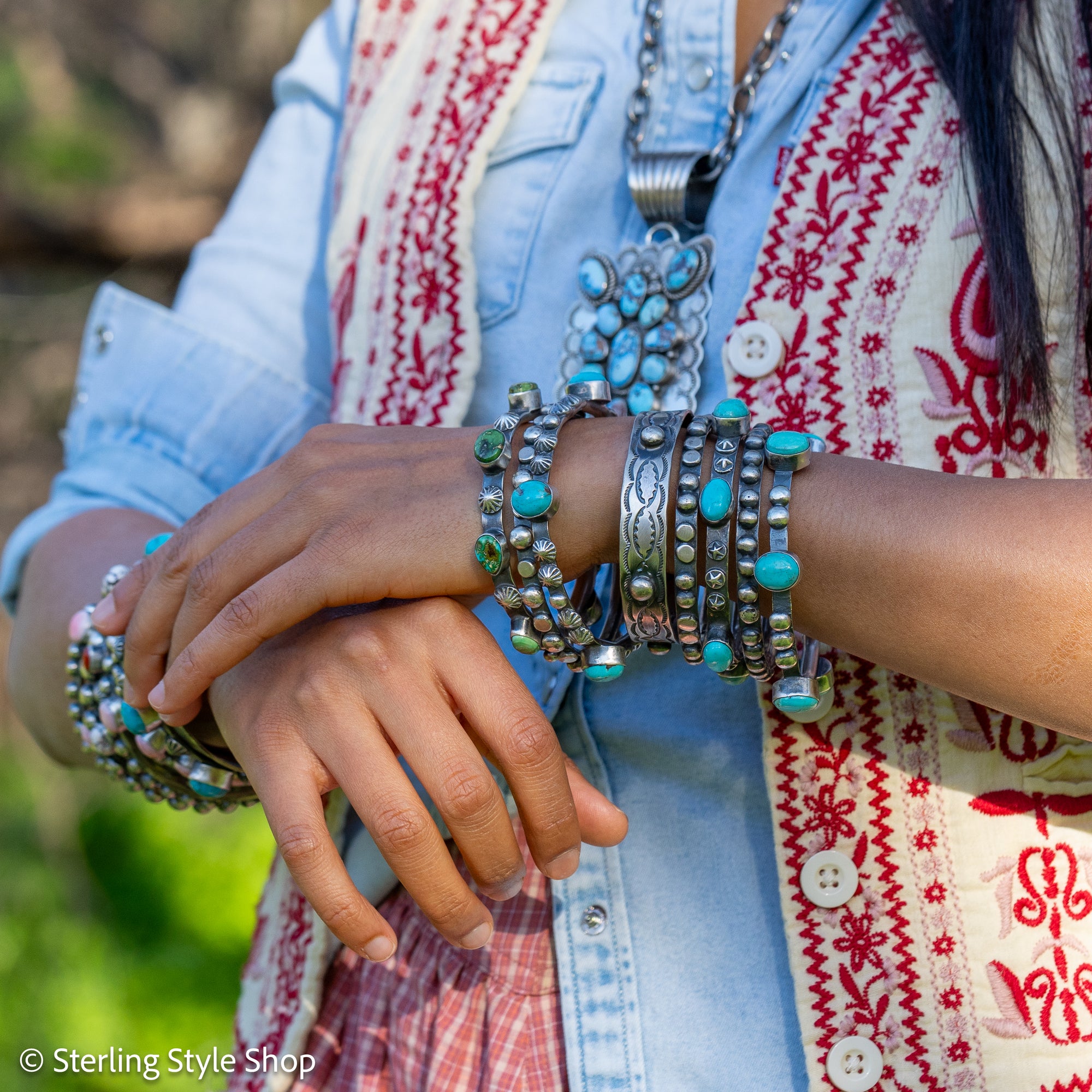 Chimney Butte Sterling Silver Wide Bangles - Stackable Southwestern Jewelry - Oxidized