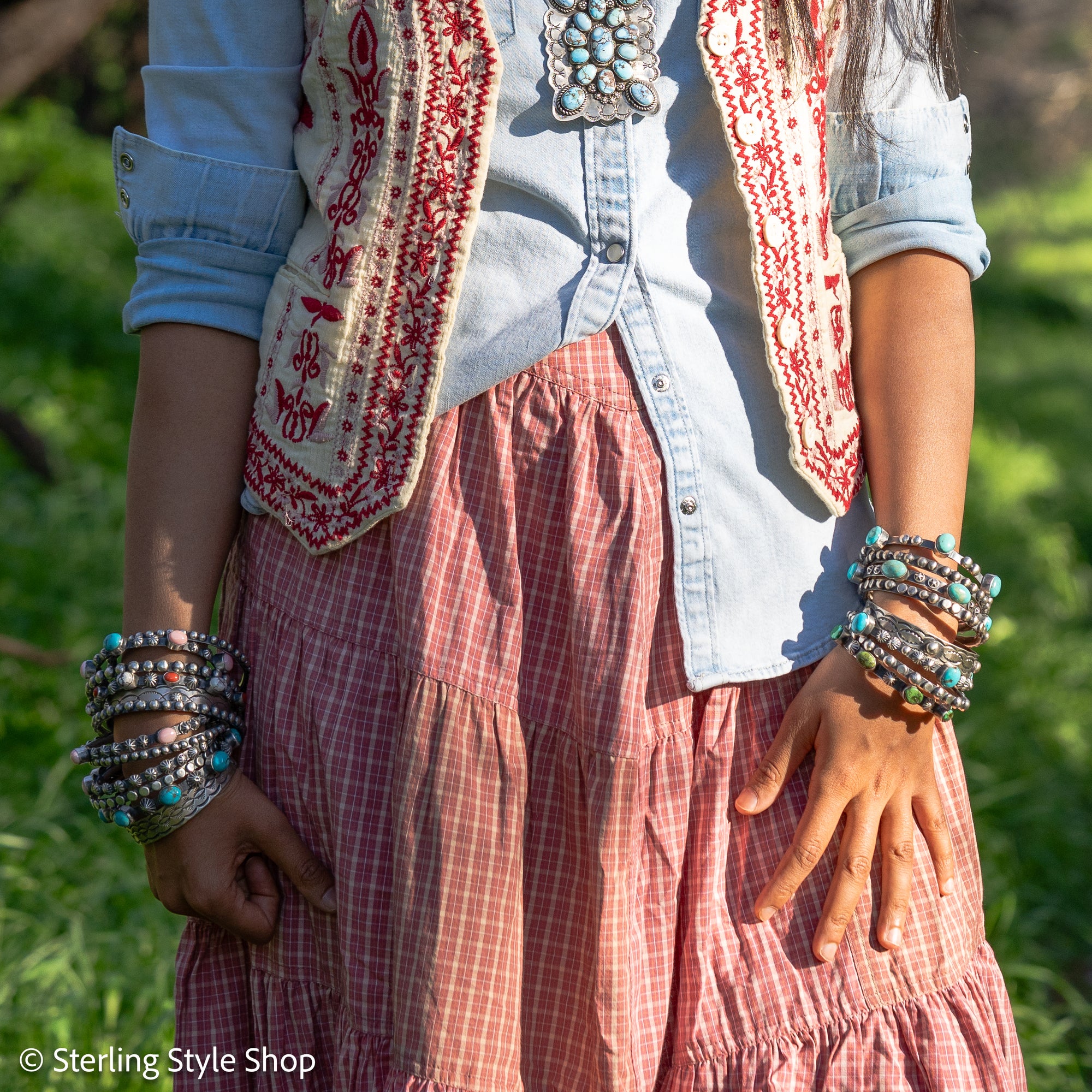 Chimney Butte Sterling Silver Wide Bangles - Stackable Southwestern Jewelry - Oxidized