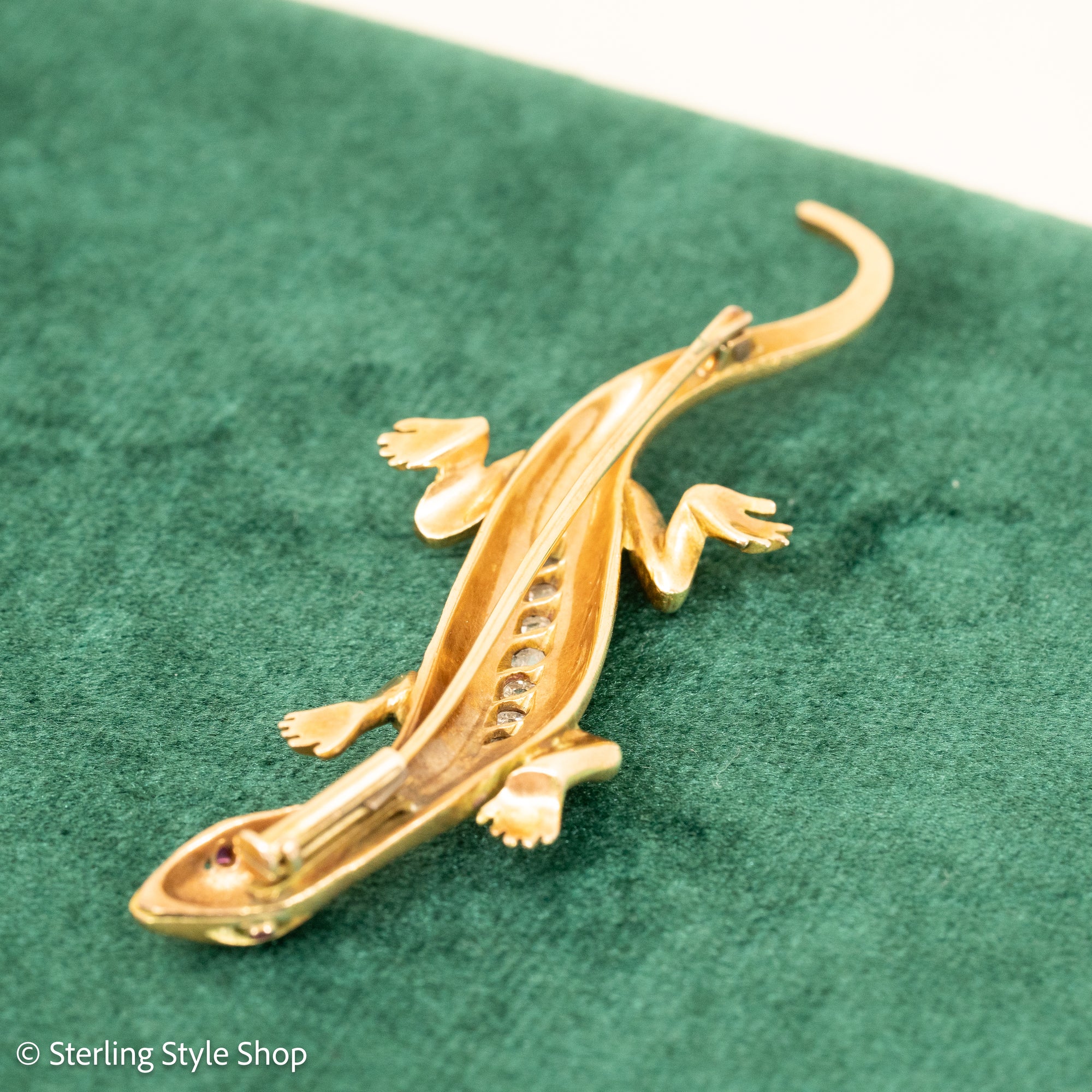 18K Gold Lizard Brooch - Enamel &amp; Rose Cut Diamonds - Ruby-like Eyes