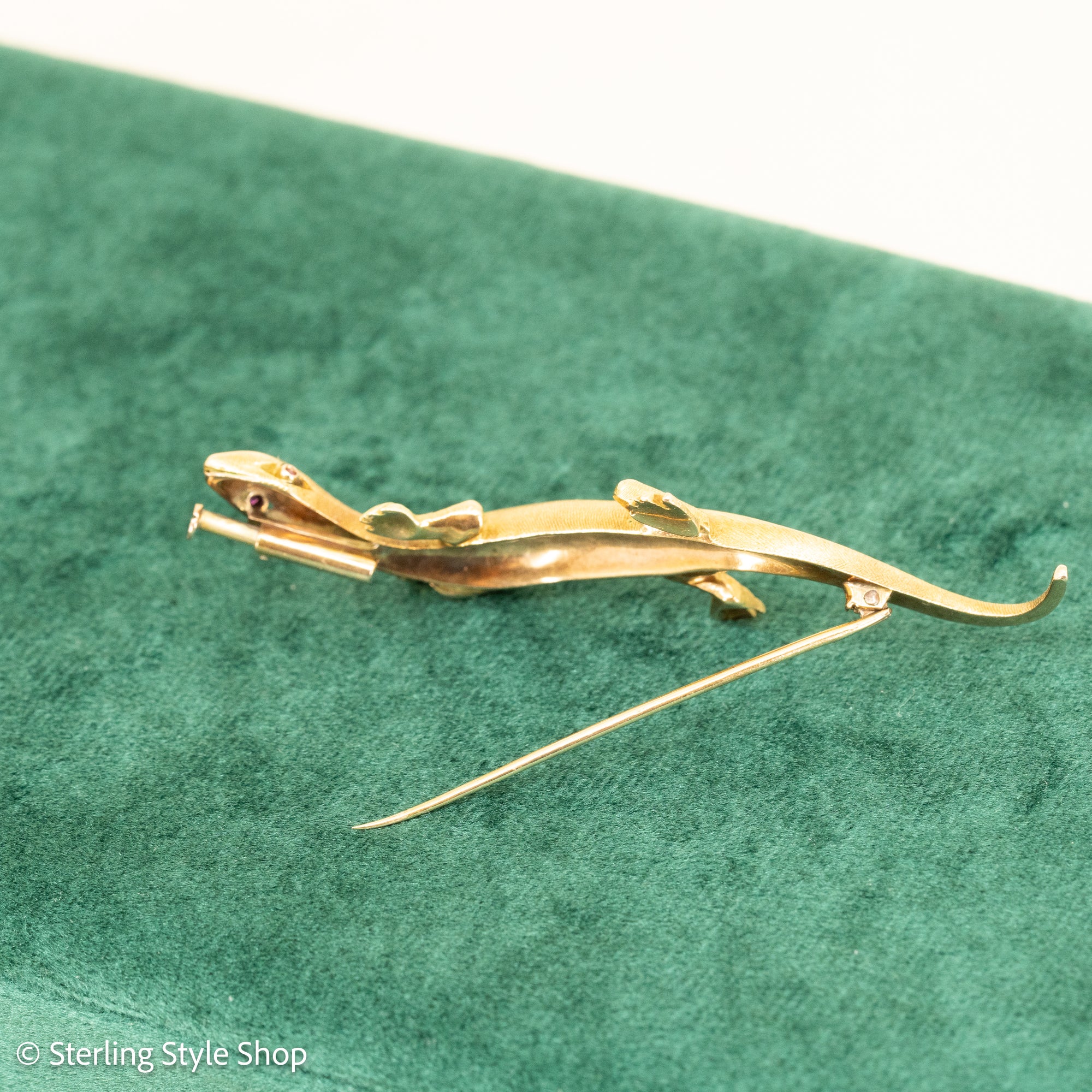 18K Gold Lizard Brooch - Enamel &amp; Rose Cut Diamonds - Ruby-like Eyes
