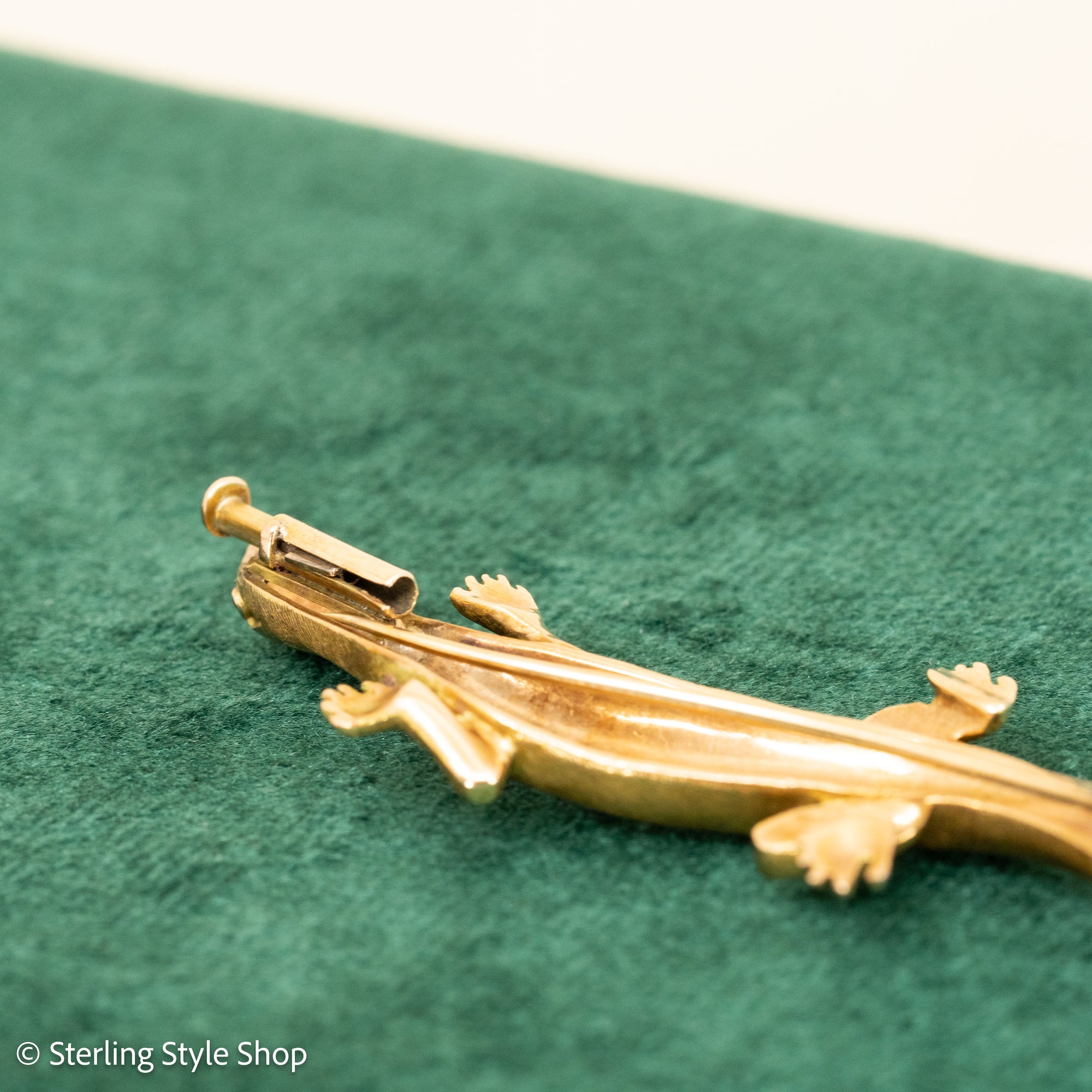18K Gold Lizard Brooch - Enamel &amp; Rose Cut Diamonds - Ruby-like Eyes