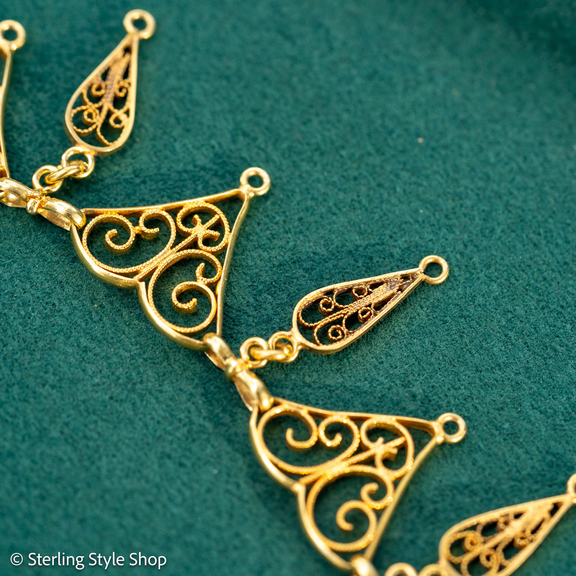 Antique French 18K Gold Filigree Necklace