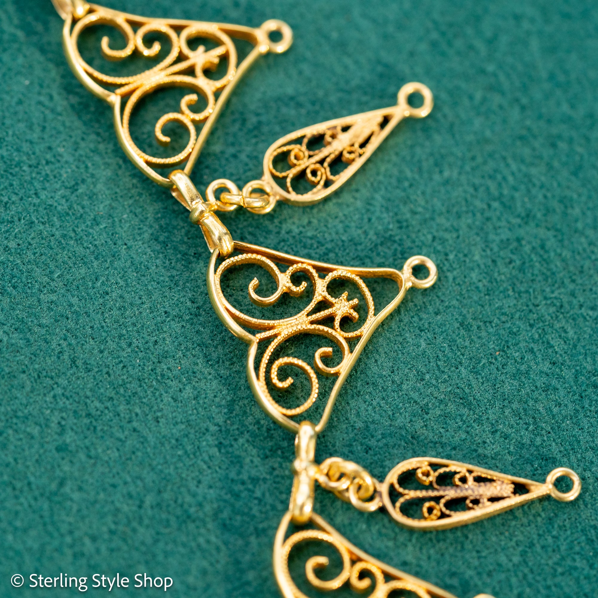Antique French 18K Gold Filigree Necklace