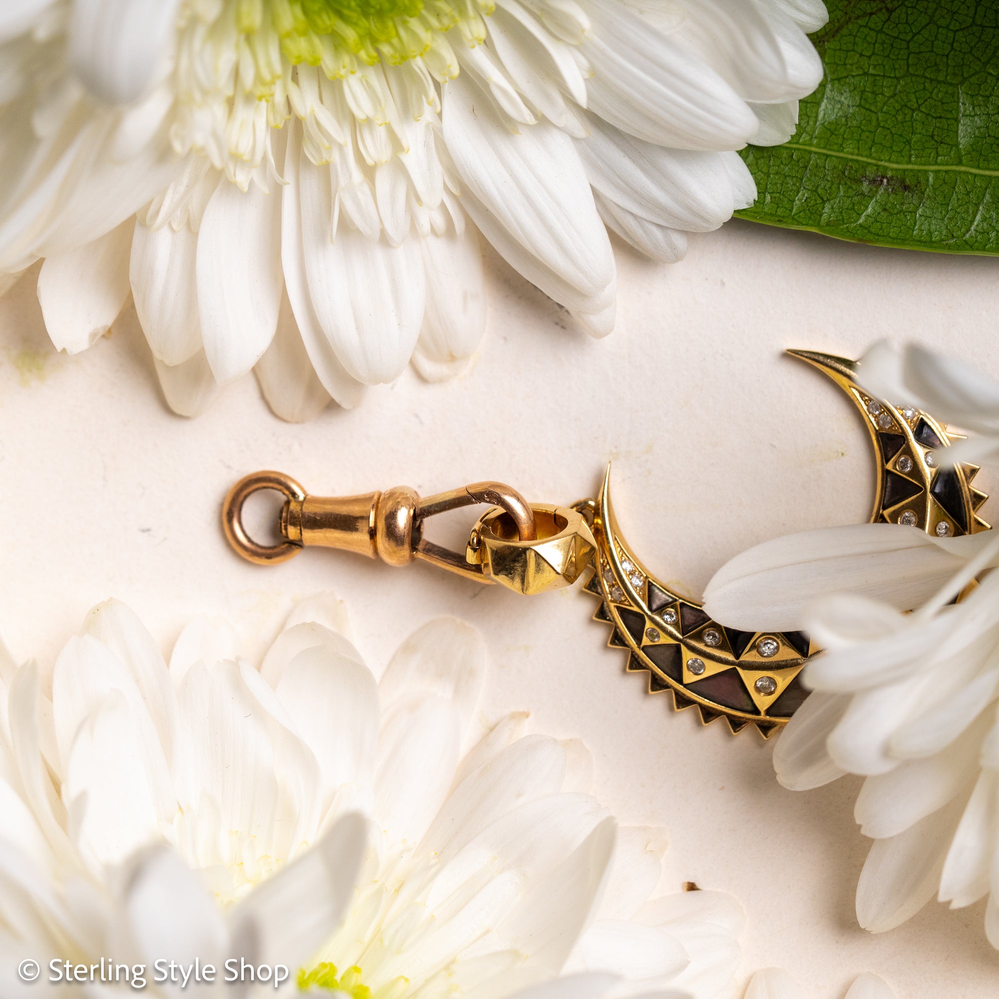 French 18 Karat Gold Dog Clip with Eagle Head Hallmark