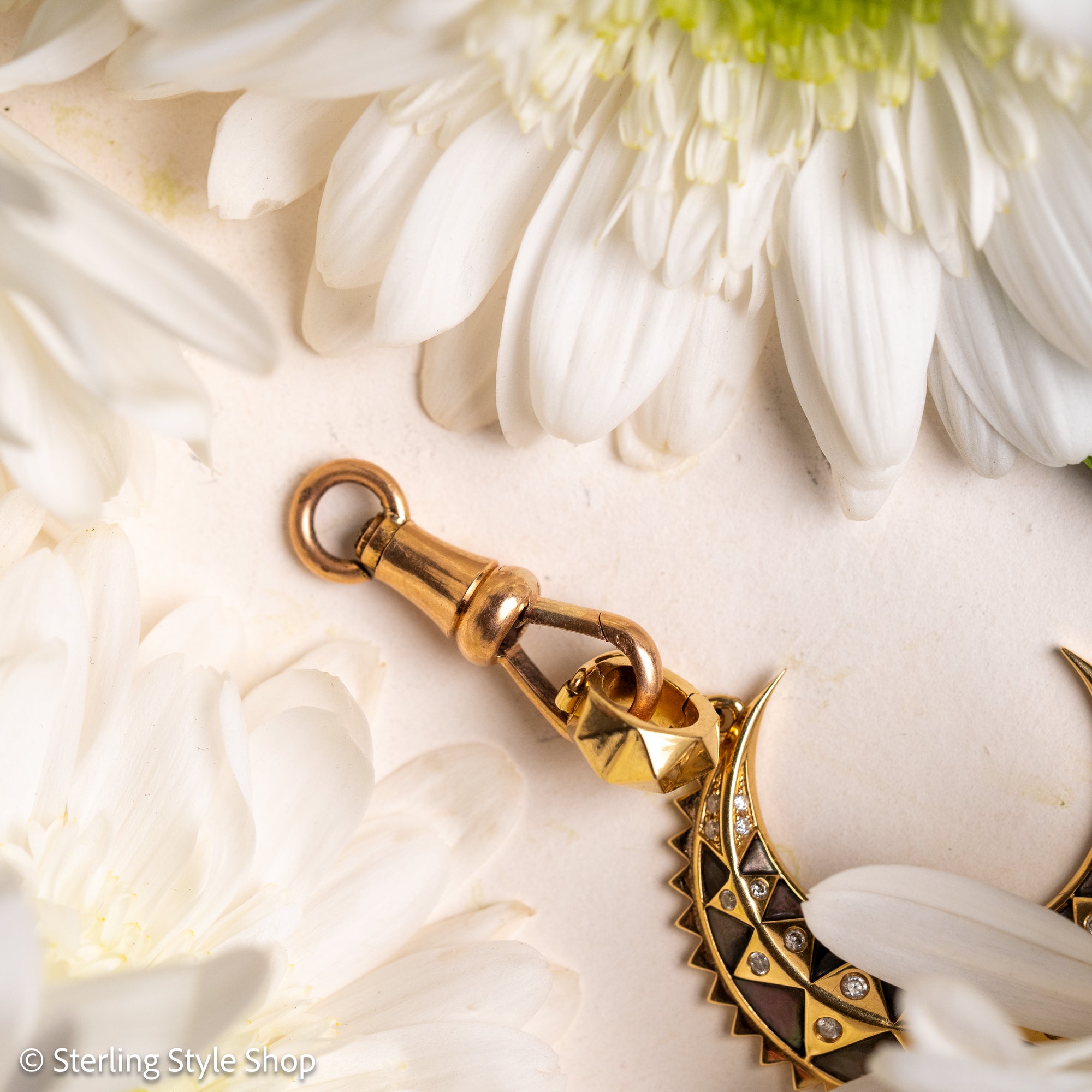 French 18 Karat Gold Dog Clip with Eagle Head Hallmark