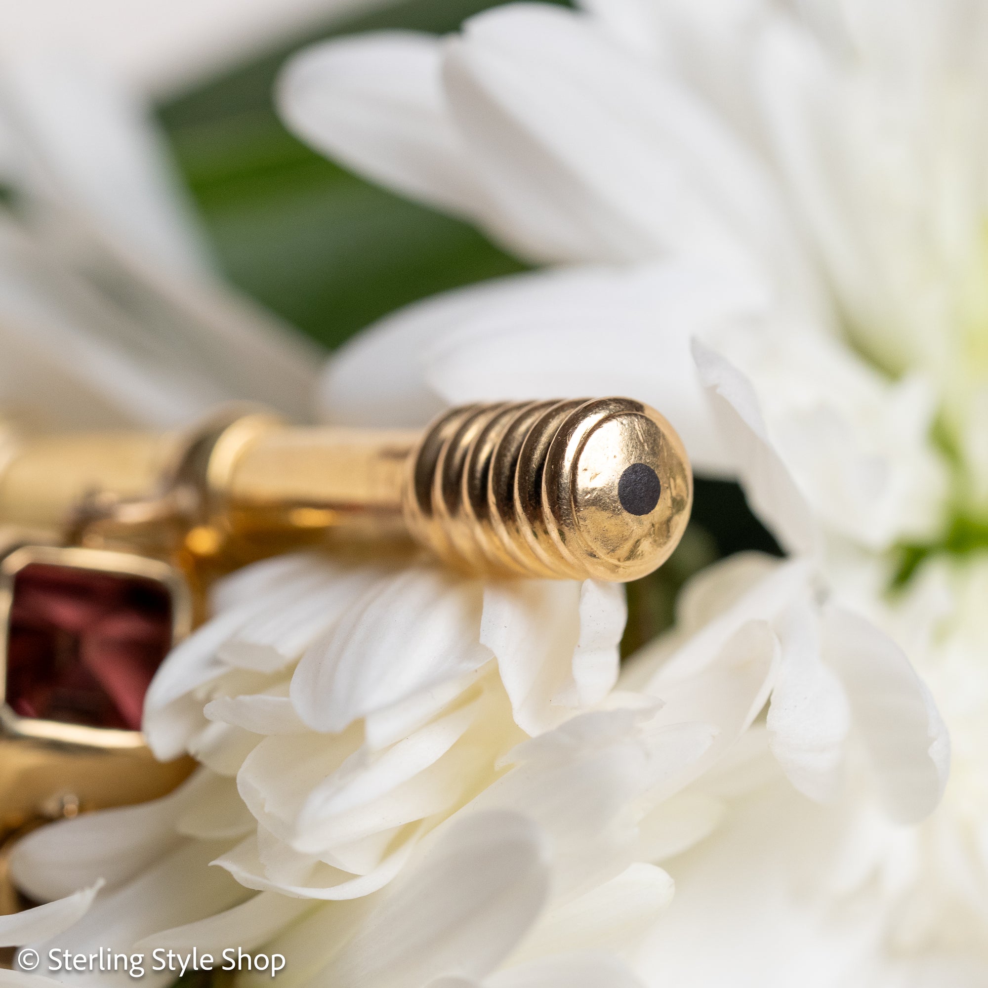One-of-a-Kind 18 Karat Gold Antique T-Bar Pendant with 9.78 Carat Natural Zircon