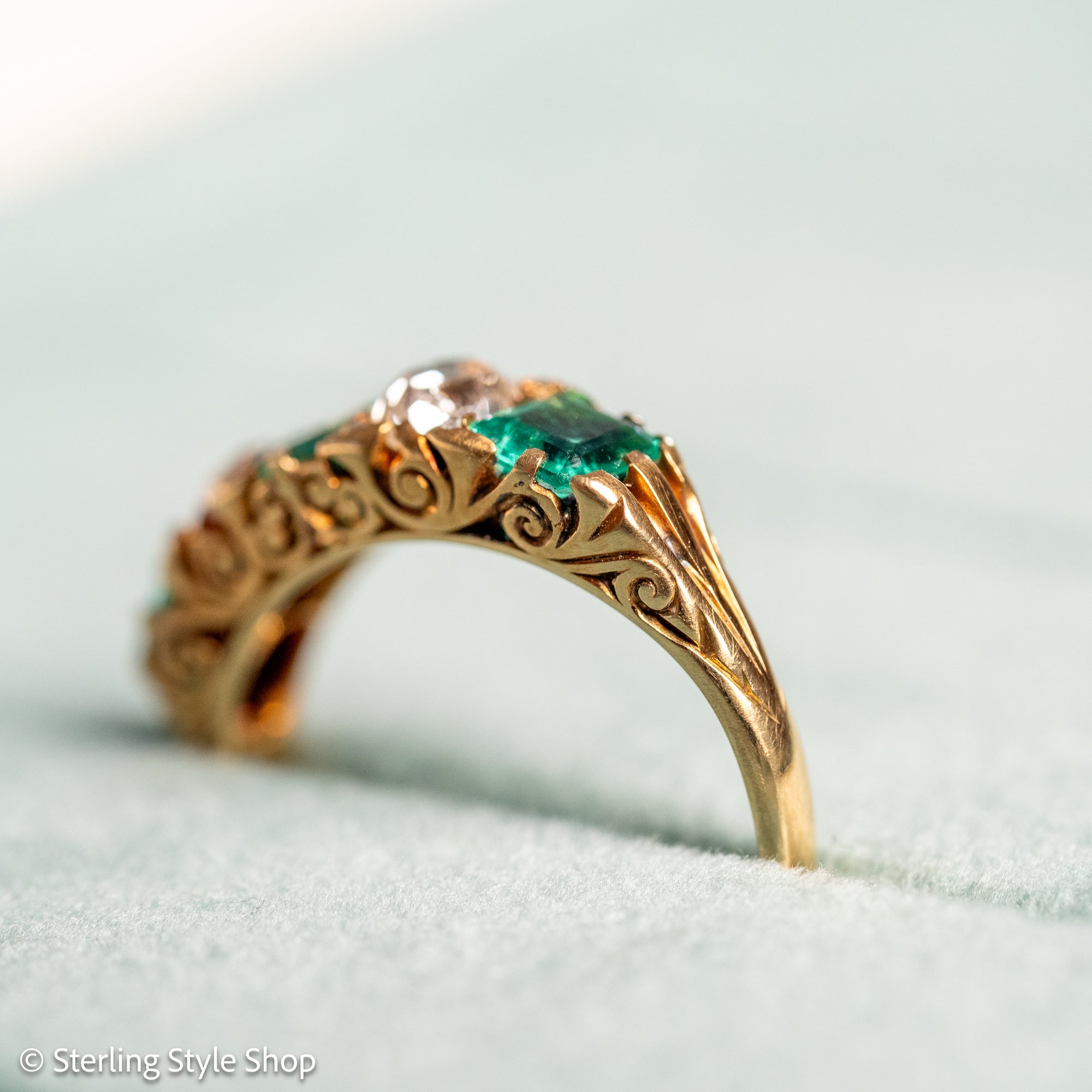 Antique Victorian Emerald Diamond Five Stone Ring, 18k Gold, GIA Colombian No Oil
